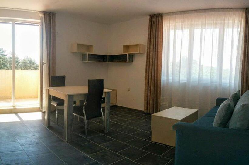 پانسیون Limani Guest House