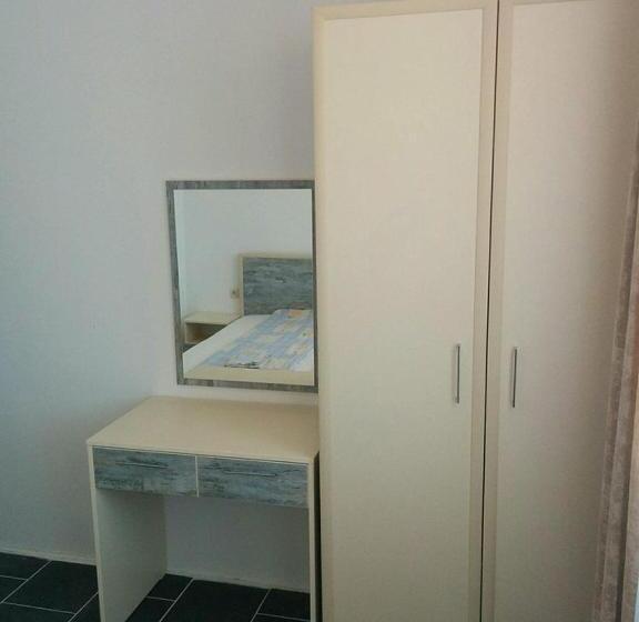 پانسیون Limani Guest House