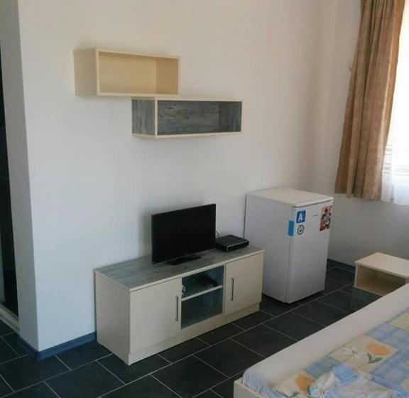 پانسیون Limani Guest House