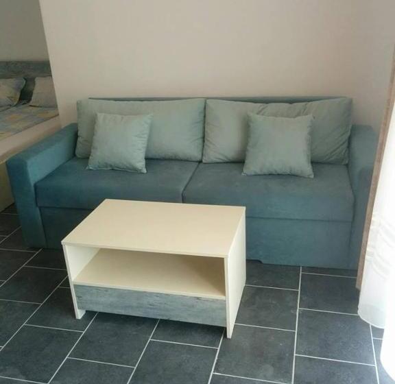 پانسیون Limani Guest House