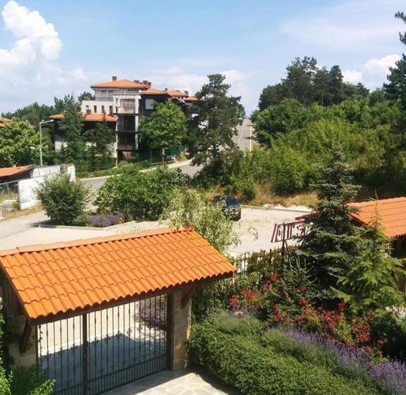 پانسیون Limani Guest House