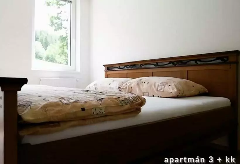 ペンション Selský Dvůr Perštejn