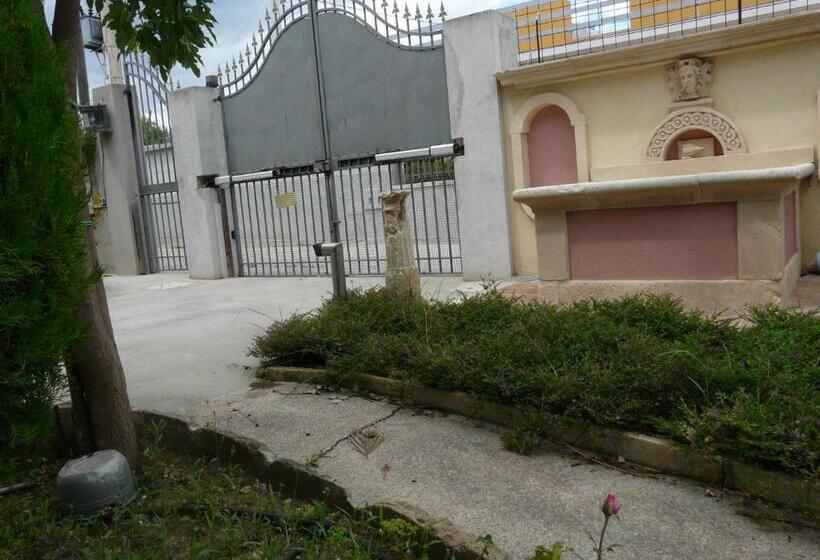 بنسيون Villa Yucca