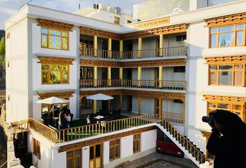Ree Hostel