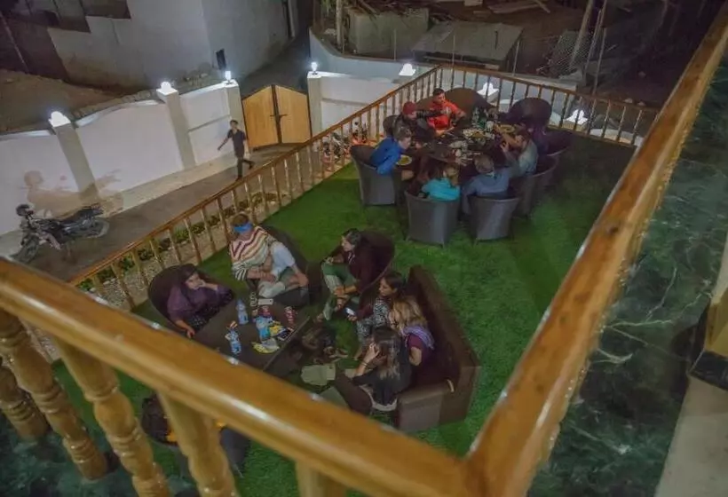 Ree Hostel