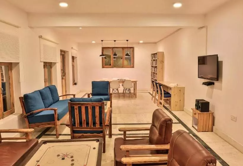 Ree Hostel