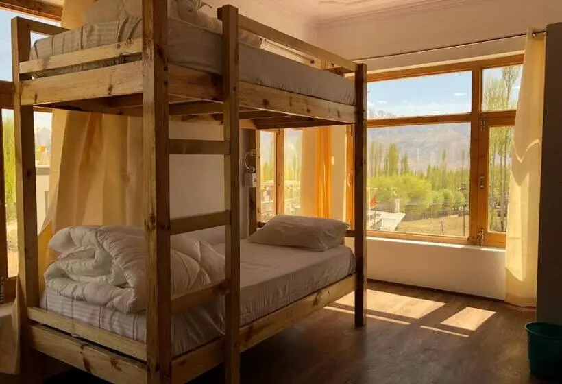 Ree Hostel