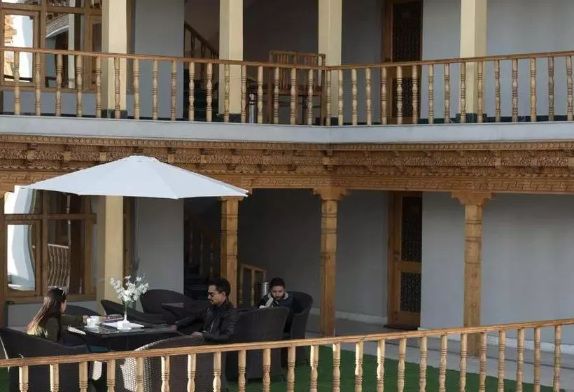 Ree Hostel