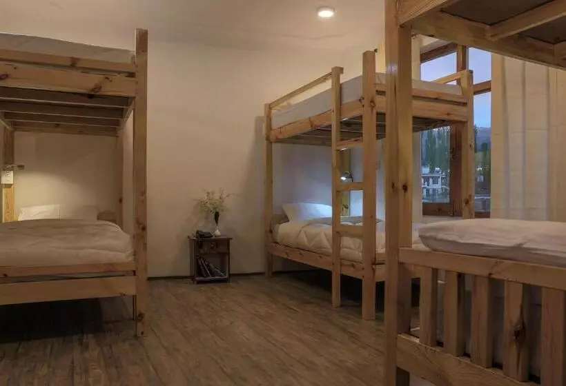 Ree Hostel