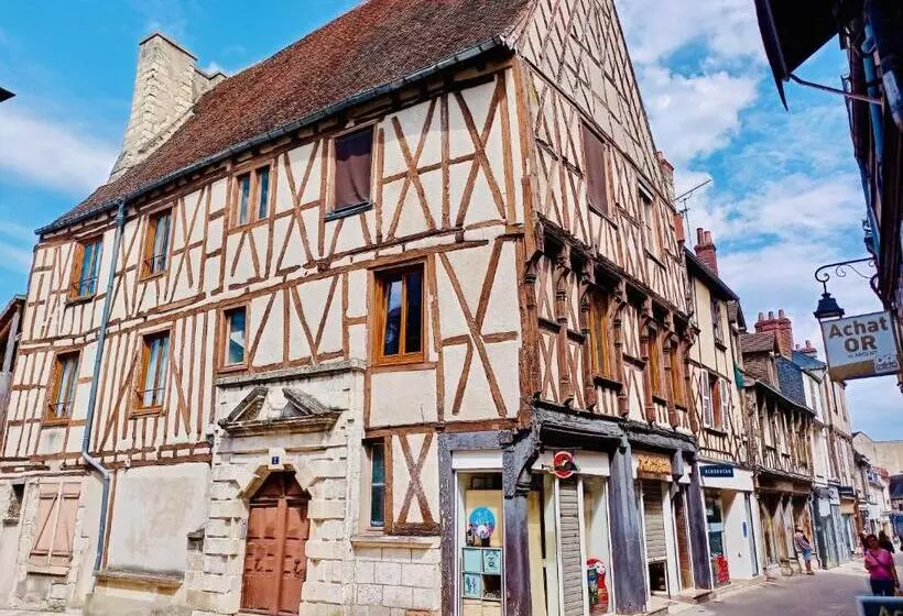2 Pièces Totalement Rénové Au Cœur De Bourges