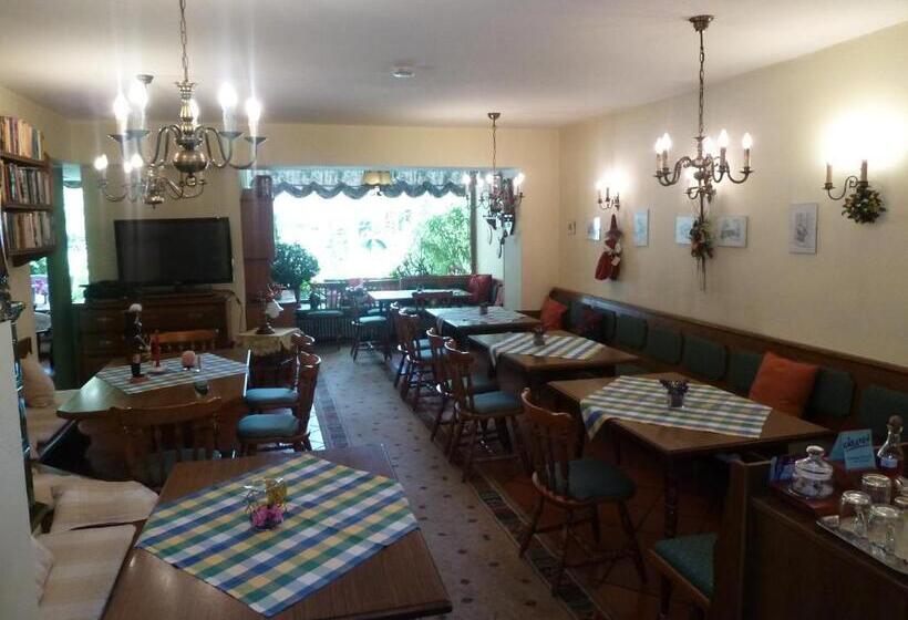 مبيت وإفطار Gaestehaus Staats