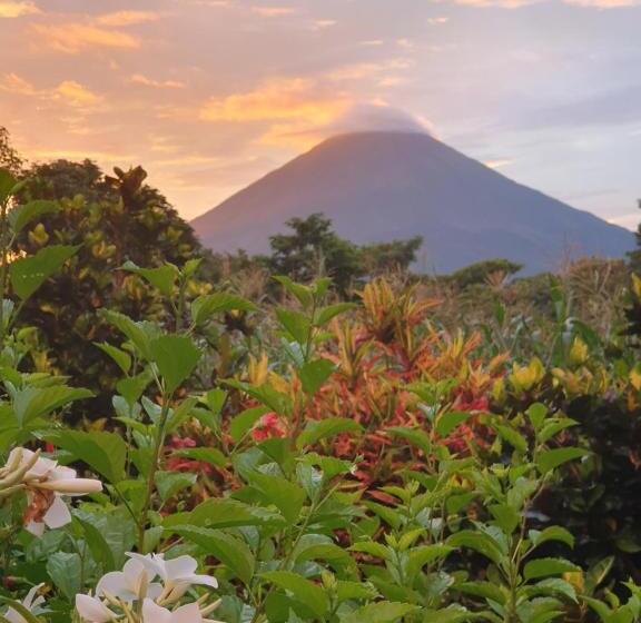 هتل El Encanto Garden