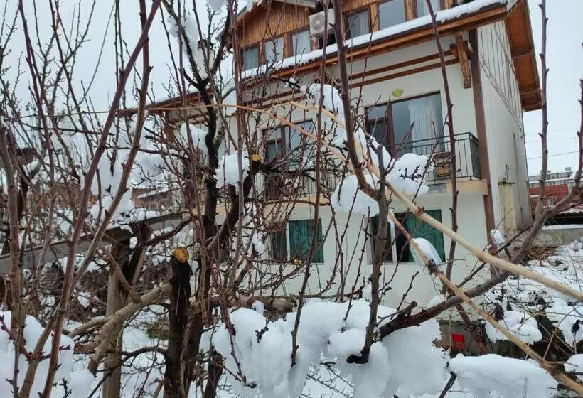 Majatalo Guest House Garbevi