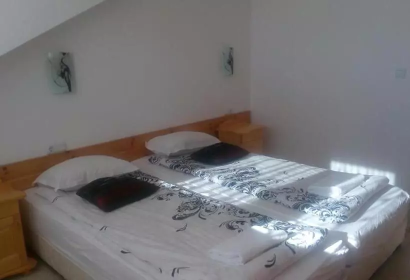 Majatalo Guest House Garbevi