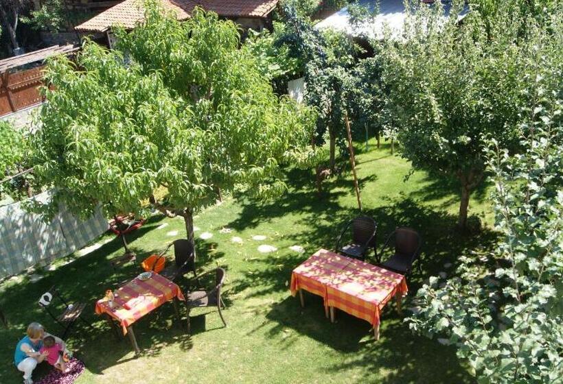 ペンション Guest House Garbevi