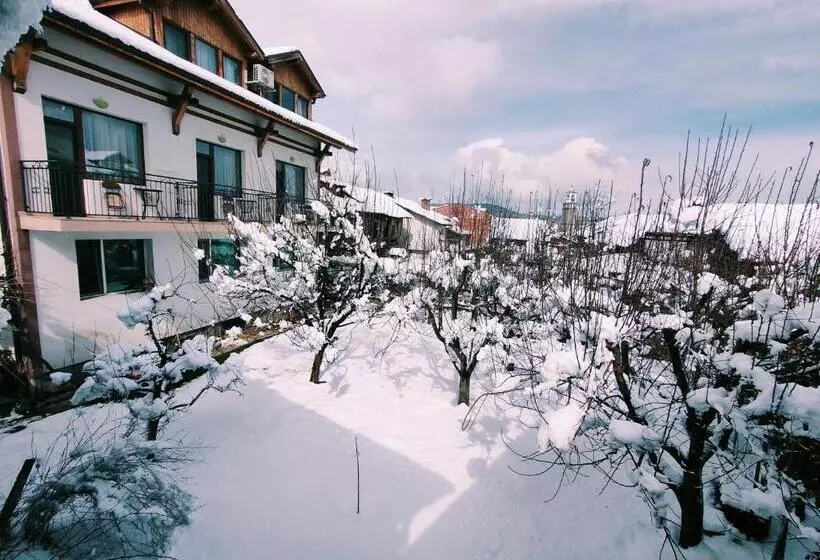 Majatalo Guest House Garbevi