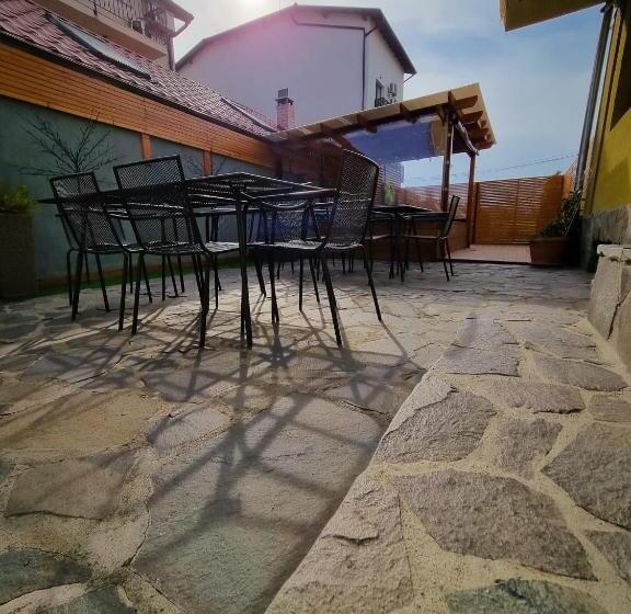 پانسیون Vila Alex