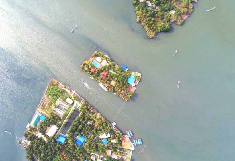 Resort Regant Lake Village, Kollam