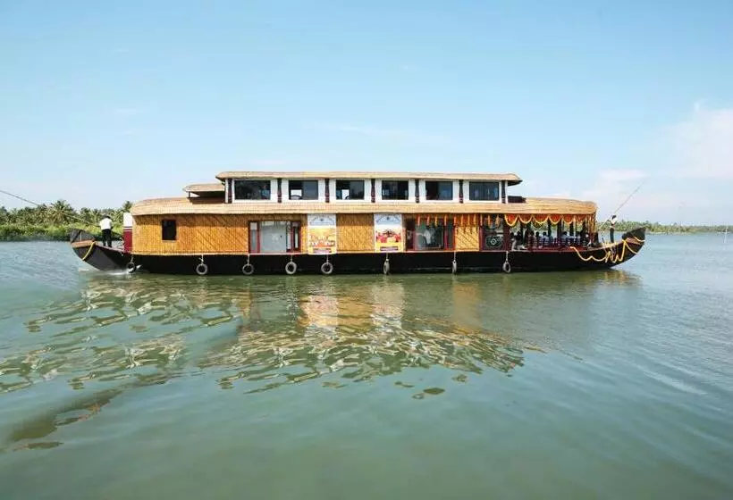 リゾートホテル Regant Lake Village, Kollam