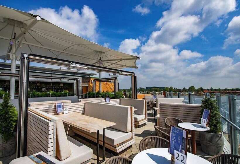 منتجع The Wardens Hideaway   Tattershall Lakes Country Park