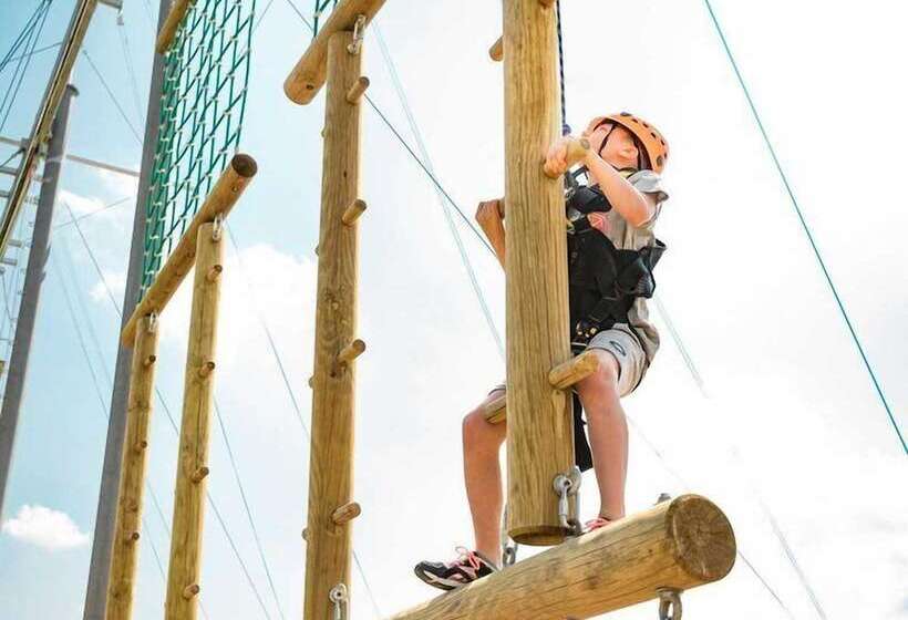 منتجع The Wardens Hideaway   Tattershall Lakes Country Park