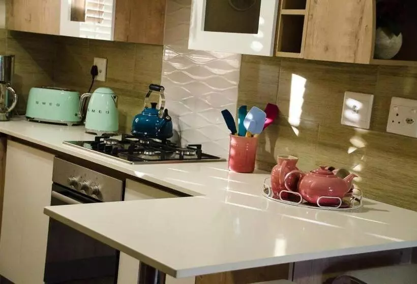 Serene Luxury Retreat In Cullinan