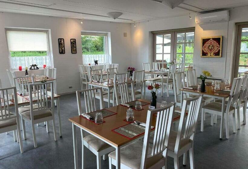 مبيت وإفطار Højer