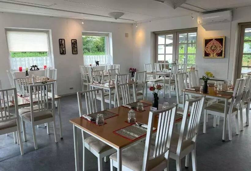 مبيت وإفطار Højer