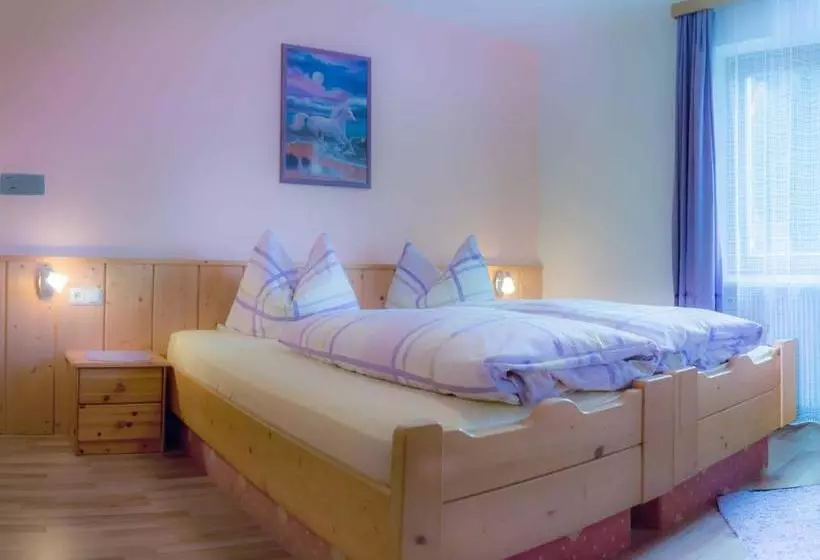 ホテル Alpenfriede