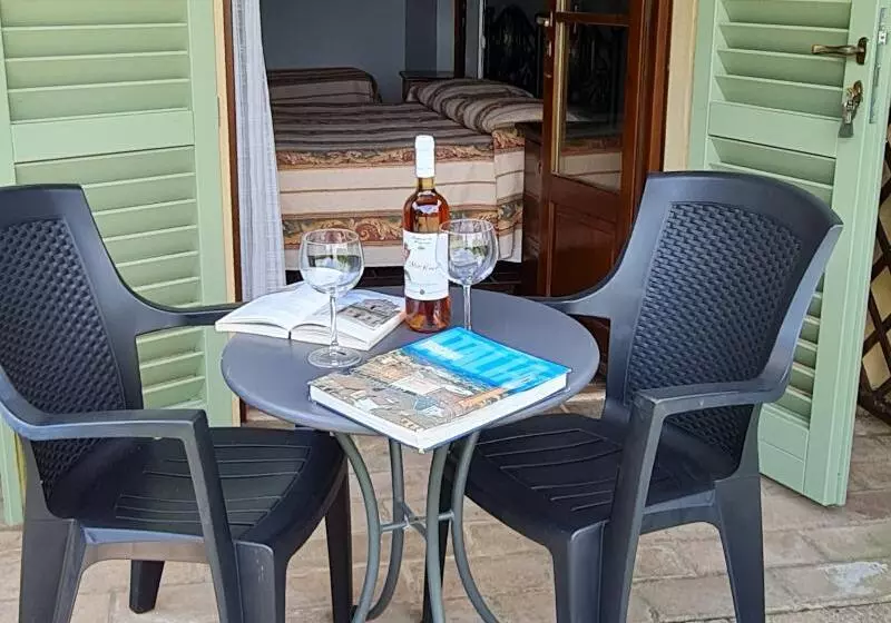 Отель Antico Borgo Il Cardino