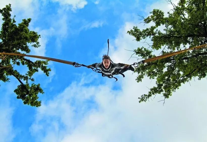 Отель Center Parcs Les Bois-francs