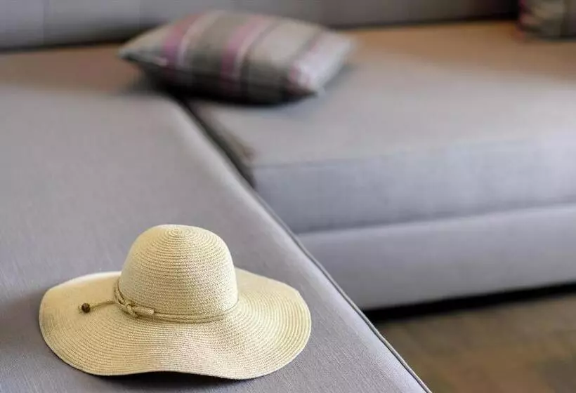 Hotelli Gkeea Boutique