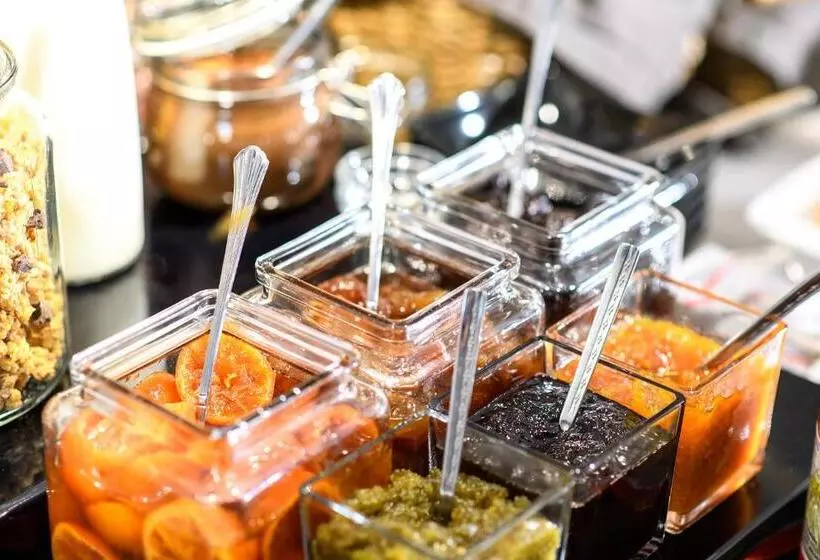 Hotelli Gkeea Boutique