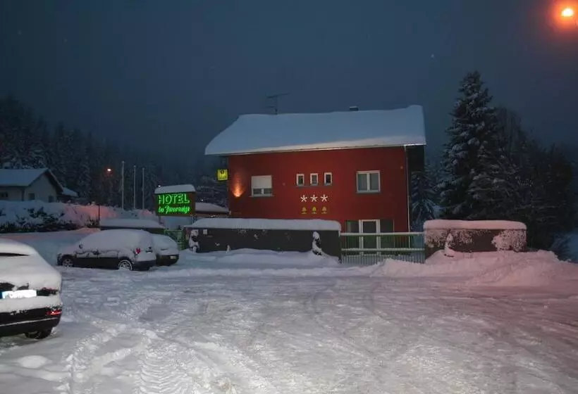 Отель Hôtel Les Perce Neige