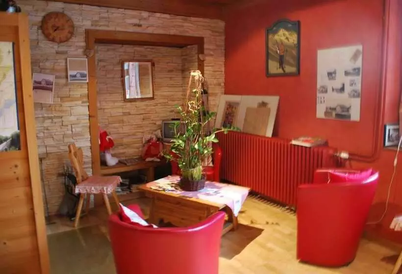 Отель Hôtel Les Perce Neige