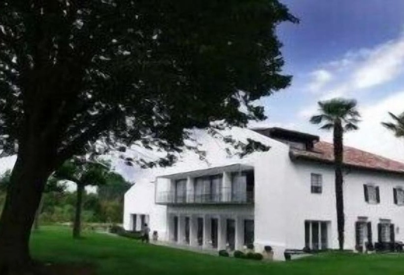בית מלון כפרי L Auberge Basquerelais & Chateaux