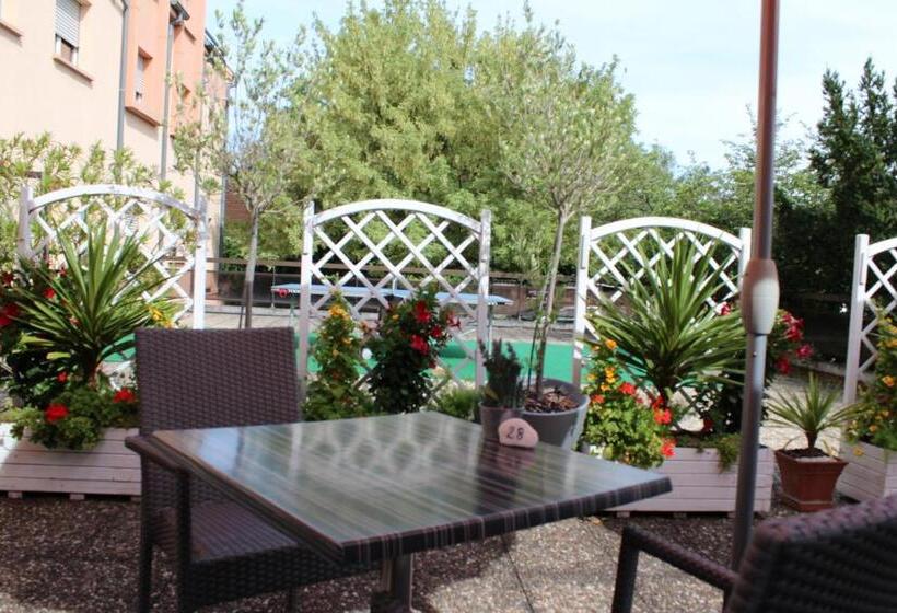 فندق Restaurant Crystal