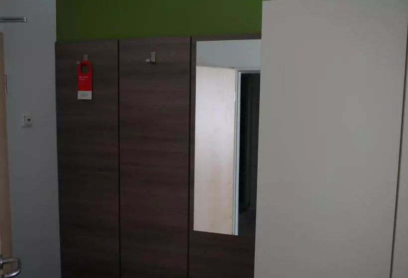 酒店 Ruhrstadtarena