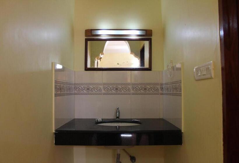 Hotel Sea View Palace The Beach