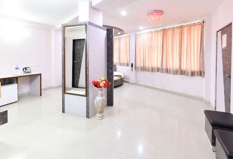 בית מלון כפרי Treebo Skylon