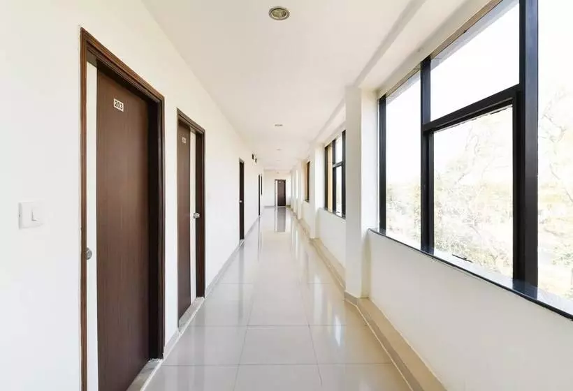 בית מלון כפרי Treebo Skylon