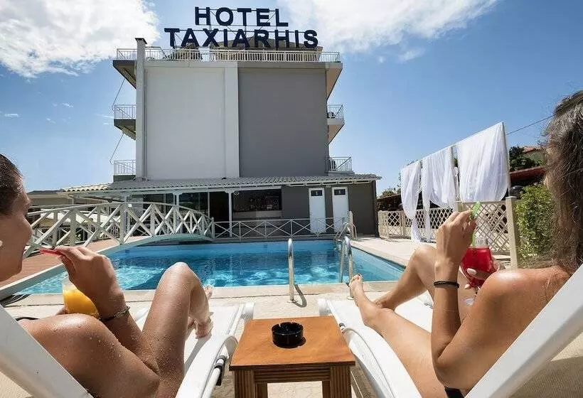 Отель Taxiarhis