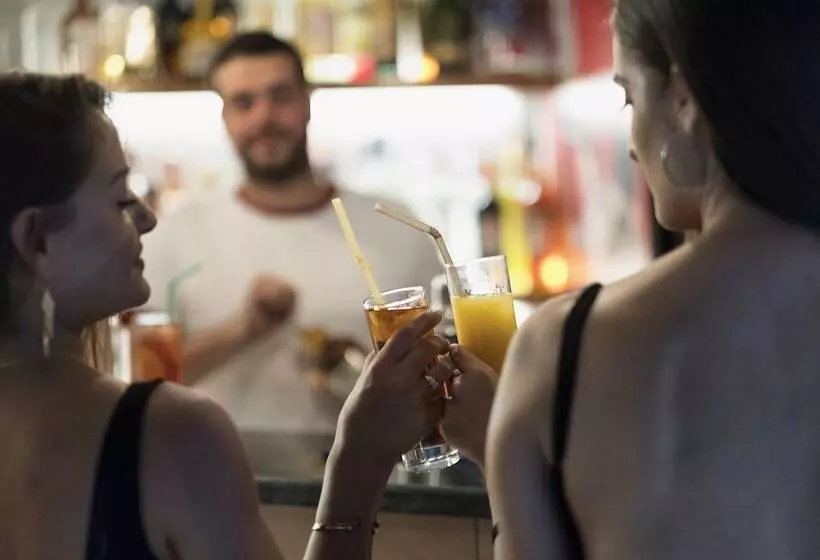 Отель Taxiarhis