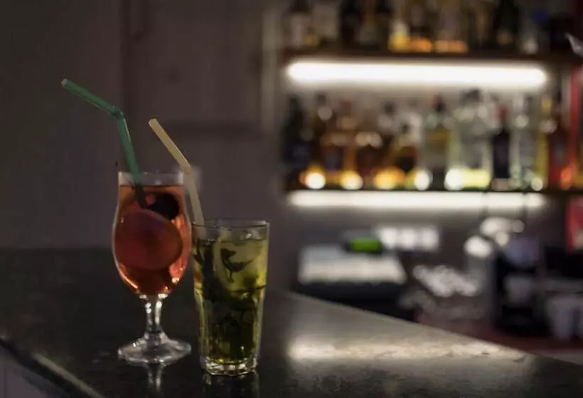 Отель Taxiarhis