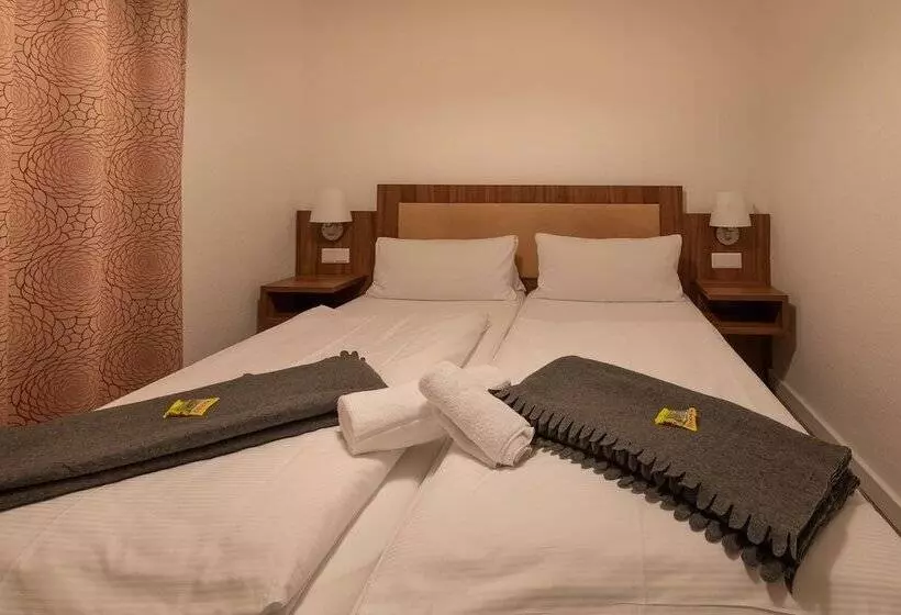 Отель Villa Von Sayn