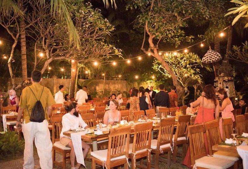 Arya Amed Beach Resort And Dive Center