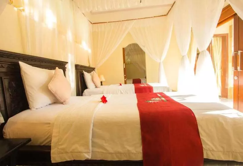 Arya Amed Beach Resort And Dive Center