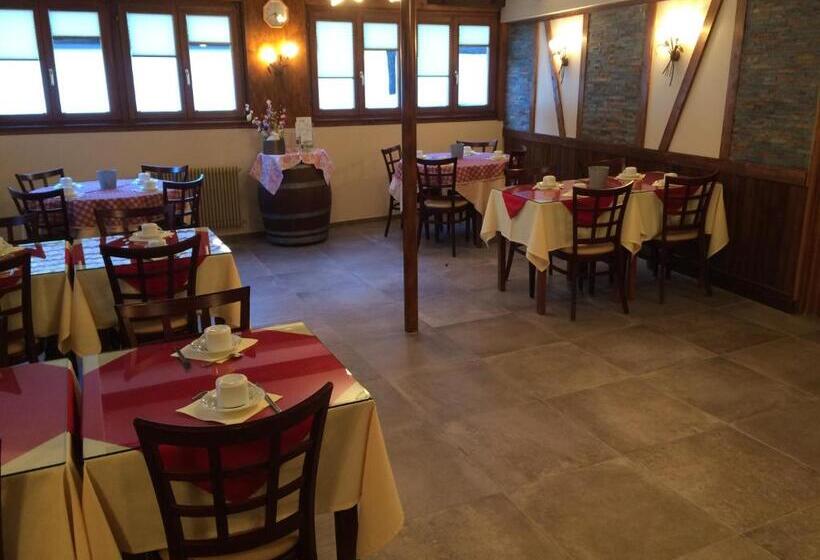 فندق Auberge Des Trois Châteaux