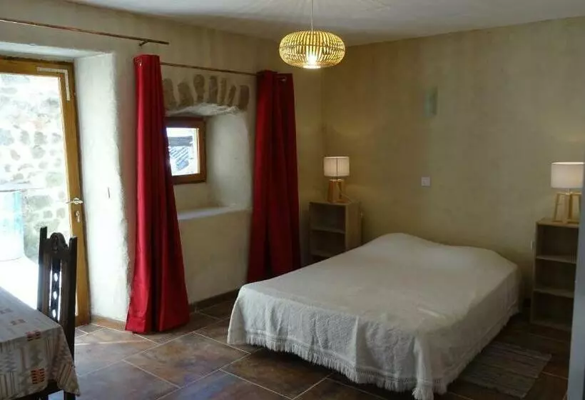 Hotelli Gîte De Chapelèche Les Glycines