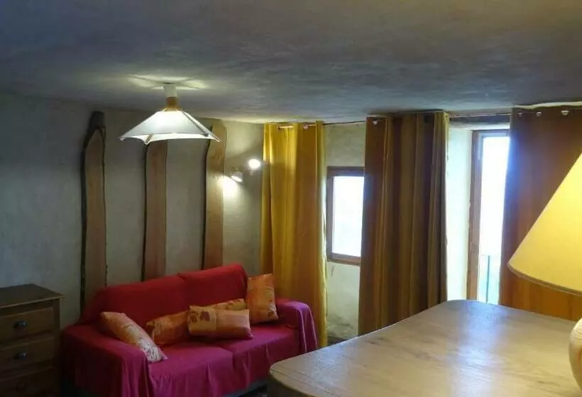 Hotelli Gîte De Chapelèche Les Glycines